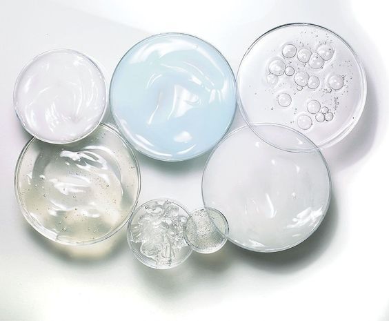 爽肤水和柔肤水和精华水什么区别,爽肤水保湿水柔肤水精华水喷雾