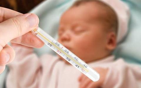 新生儿发高烧的最佳处理方法,新生儿怎么避免高烧