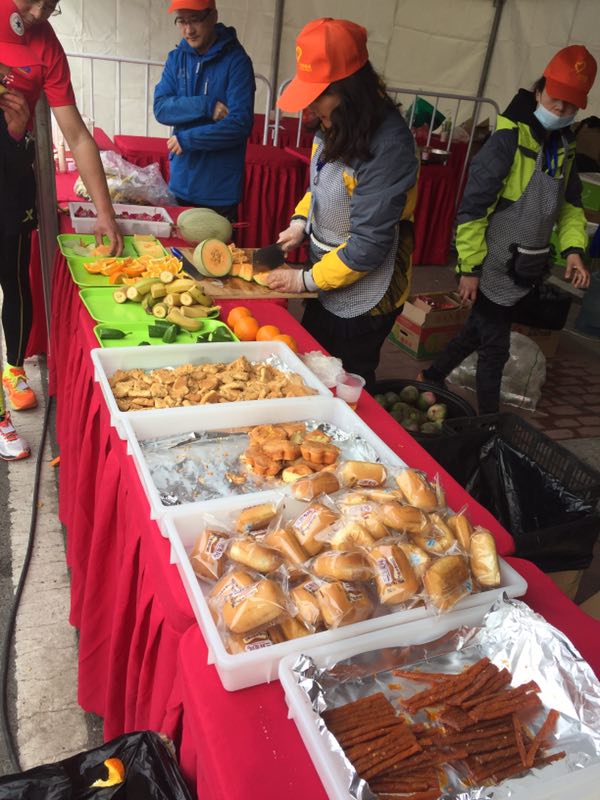 再回首，连岛超马，春风十里不如你