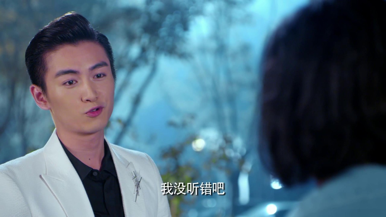 《云巅之上》已向你发送娱乐圈生存宝典，收好不谢！