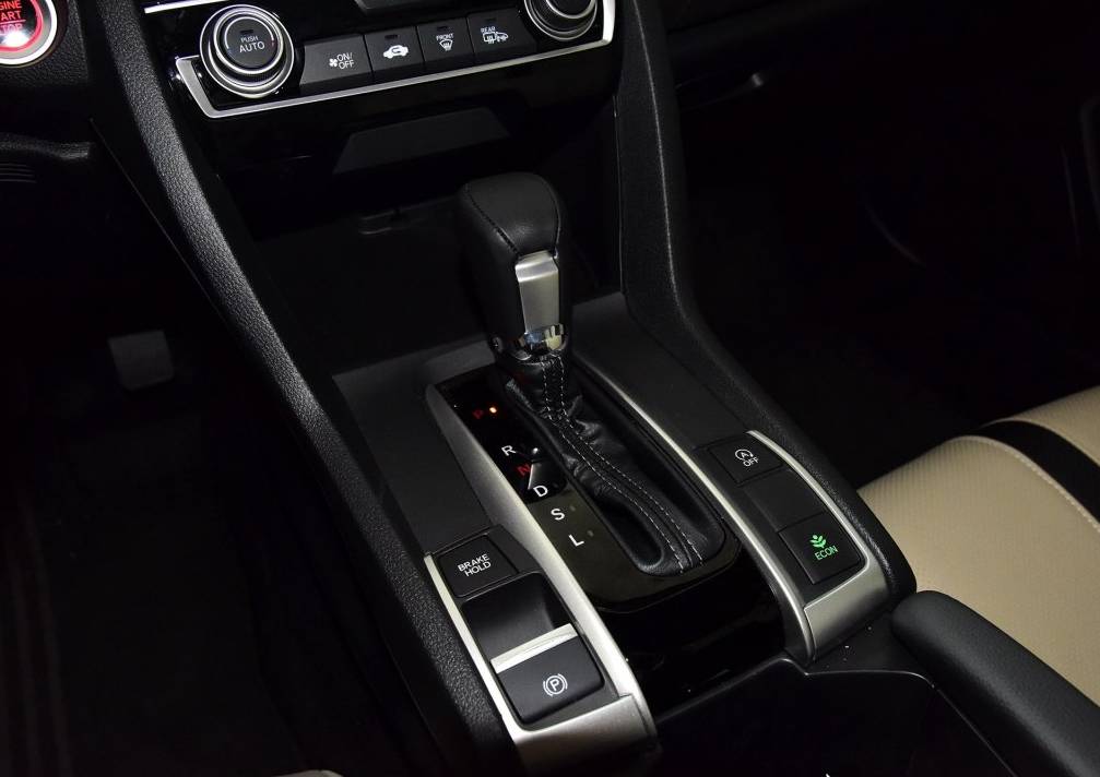 买思域手动挡后悔吗,为什么说买思域三年后会后悔