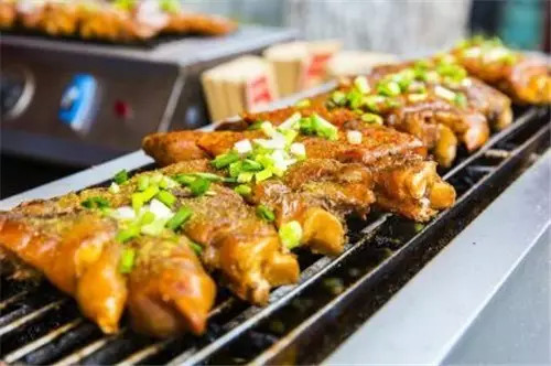 成都宽窄巷子景区特色,成都宽窄巷子有哪些小吃城