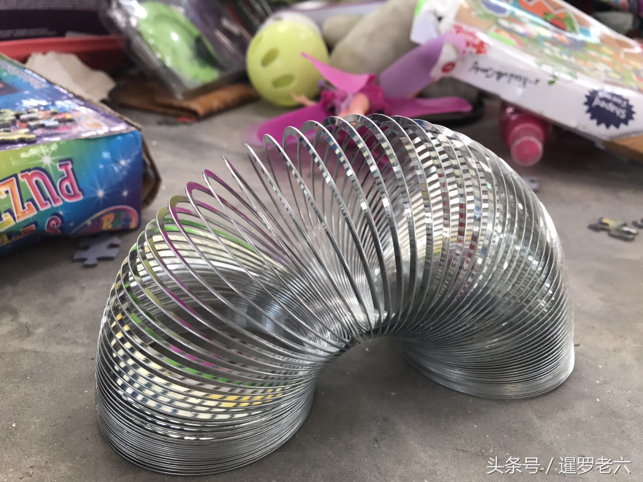 曼谷必买的小玩具,曼谷旧玩具市场