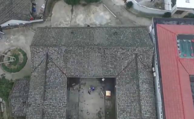 80后老师辞职回乡创业,80后教师辞职卖肉夹馍