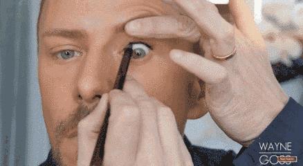 Madam问答室丨闺蜜订婚口红，内眼线画法，干皮粉底，牛津鞋搭配，清爽的防晒