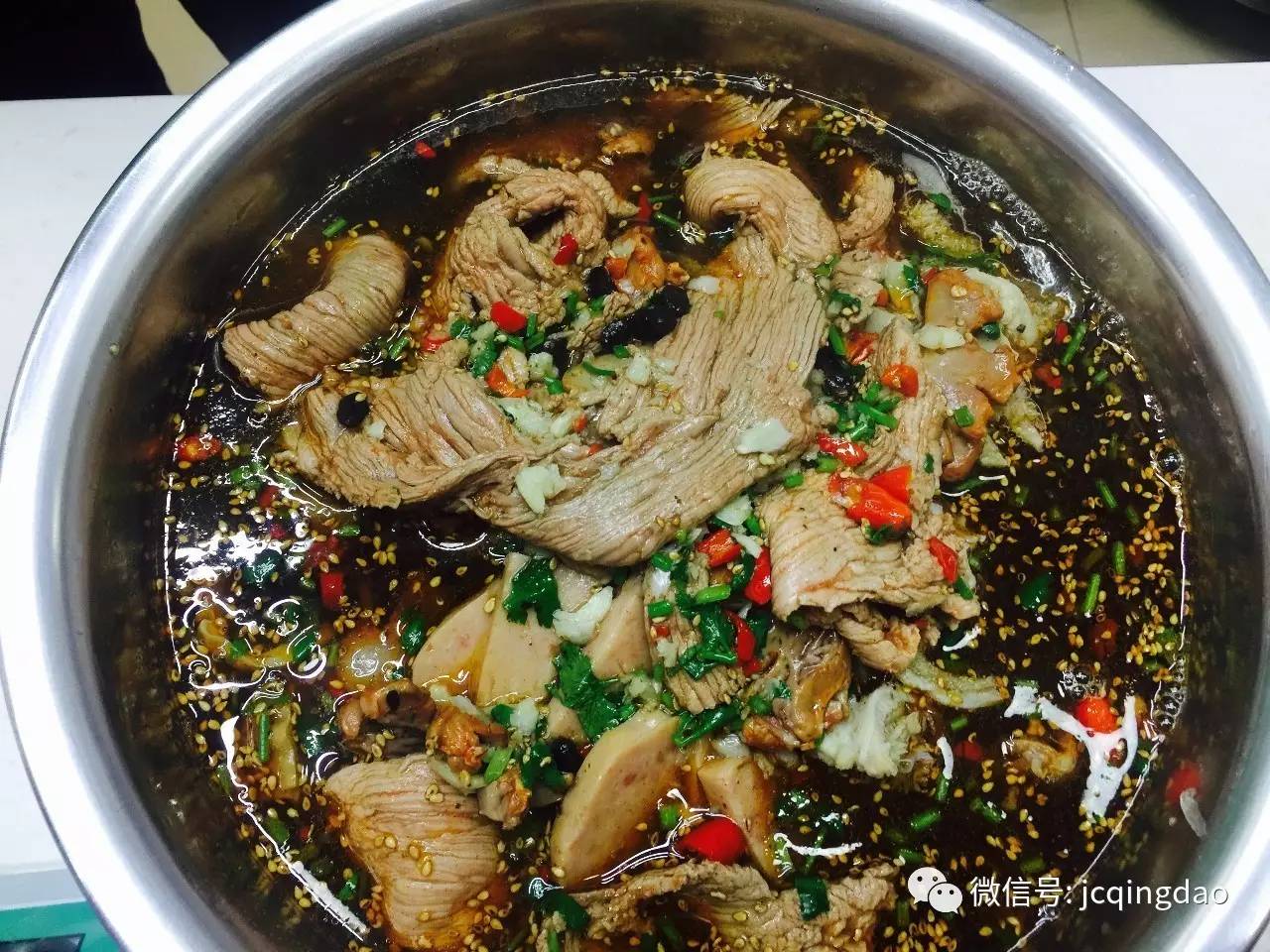 这个漂亮的青岛大嫚儿，独自经营一家冒菜馆5年，加盟店竟然开到了70家！