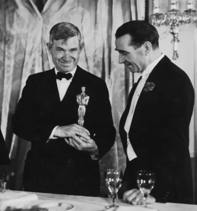 你以为这届奥斯卡就是史上最尴尬的了?太天真!