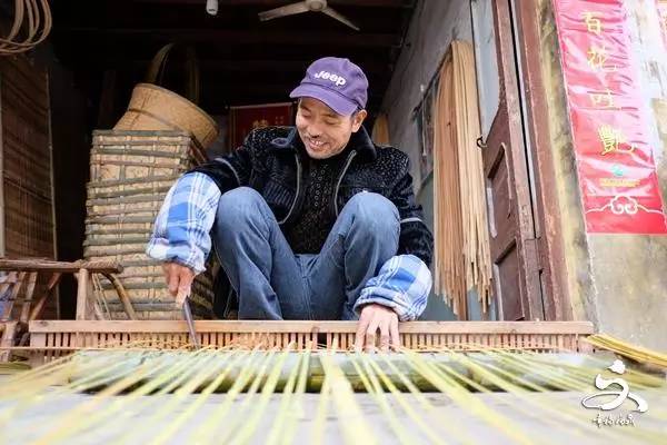 「他们的“江湖”」看点头这双巧手如何玩转竹子！