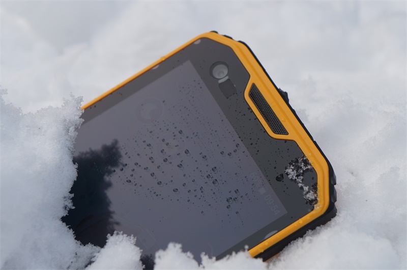 这货是雷神之锤?专业户外手机云狐大黄蜂(A7)体验