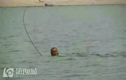 冲壳子丨自从买了这件衣服，去哪吃饭都不要钱！你值得拥有！