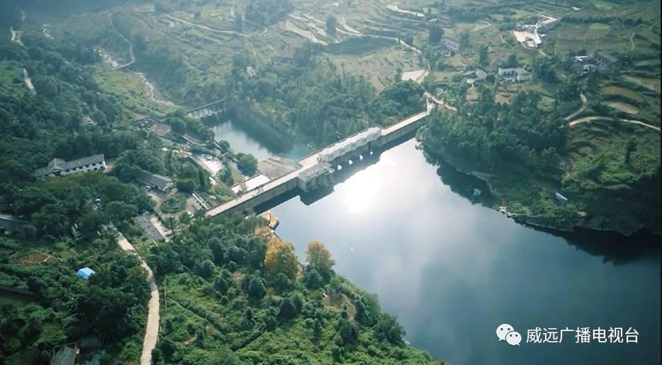 看山看水看日出日落,看山看水看古村