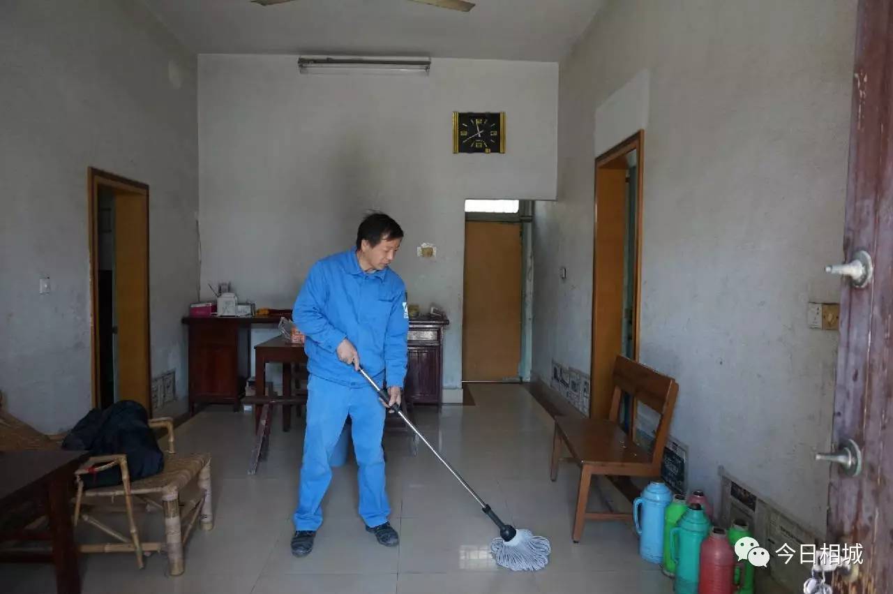 很多好人好事就在我们身边,这些拾金不昧的行为值得点赞