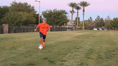 停球传球射门带球教学,传球带球射门