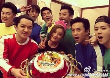 迪丽热巴邓超2020微博之夜互动,邓超迪丽热巴微博之夜2020