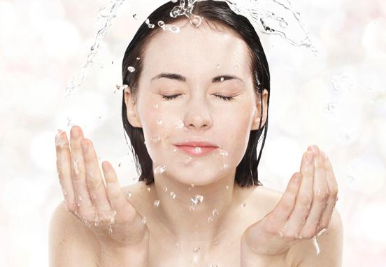 婴儿干燥保湿护肤方法 (婴儿干皮护肤)