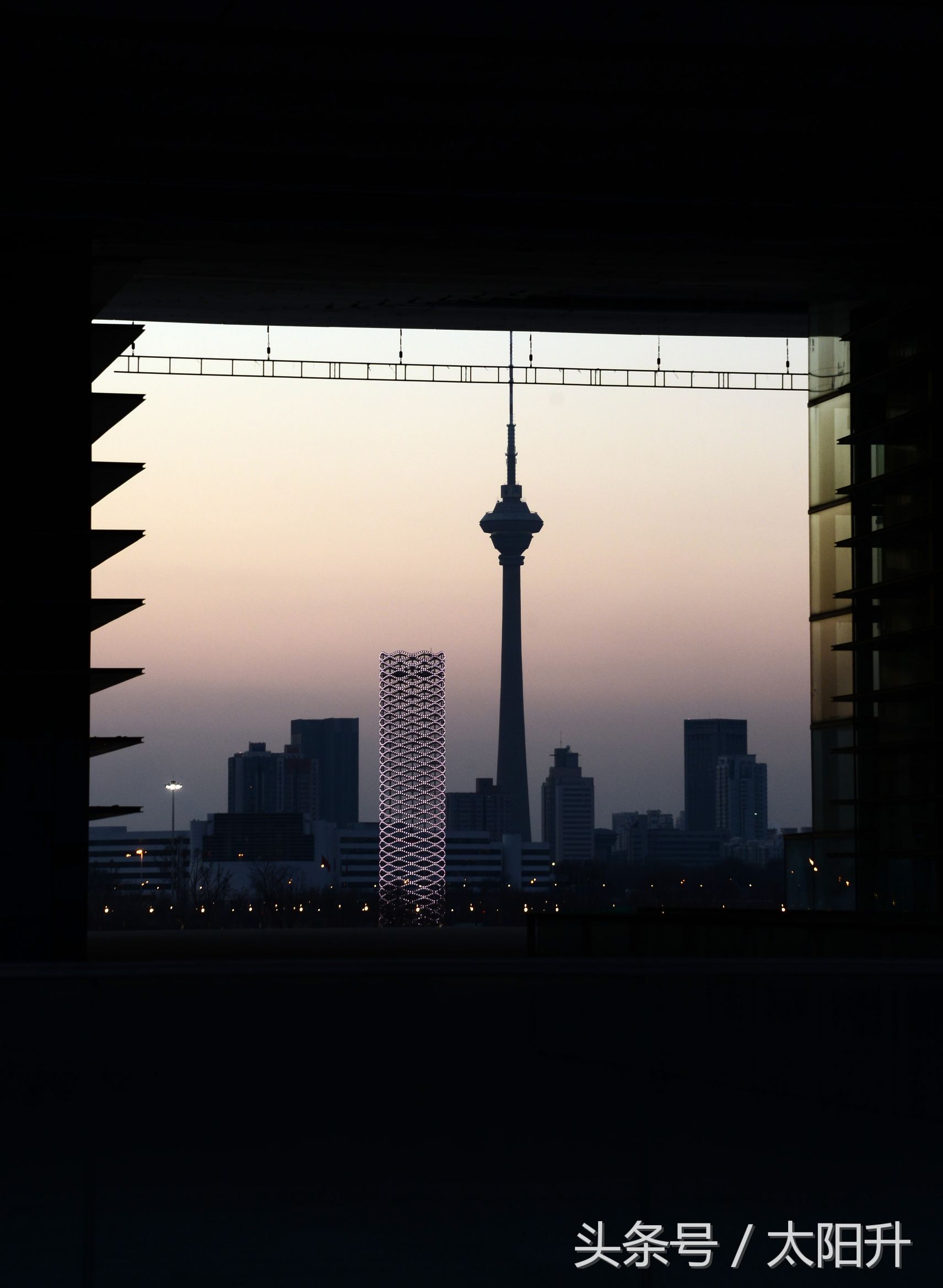 天津文化中心银河夜景,天津文化中心银河广场