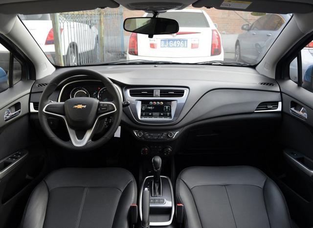 雪佛兰乐风rv郑州落地价,雪佛兰两厢车乐风rv