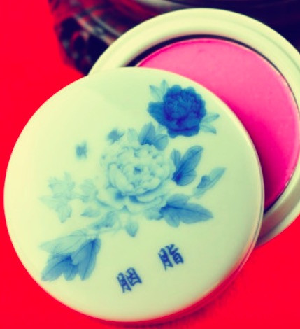 一直有人邀请我回答什么美白护肤的产品，今天就来安利咱国货