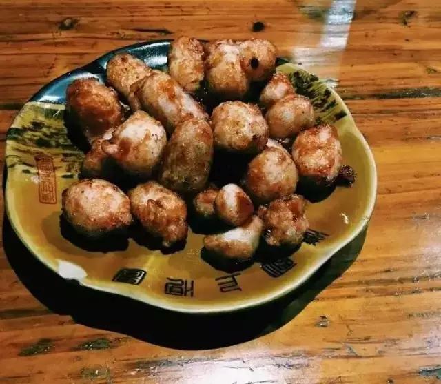 自从踏上重庆地铁2号线，减肥之路越来越远，美食吃得停不下来~