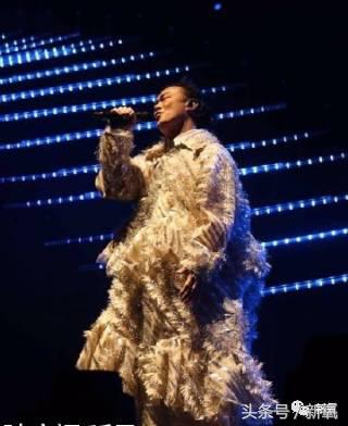 邓紫棋皮裤和别的女星对比,邓紫棋皮裤大盘点