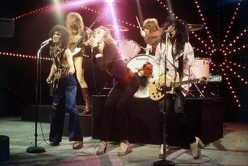 不会穿衣服的乐手不是好乐手？