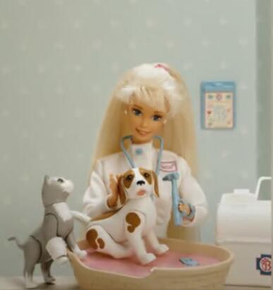 最时尚芭比娃娃服装,芭比娃娃怎么改变时尚穿搭