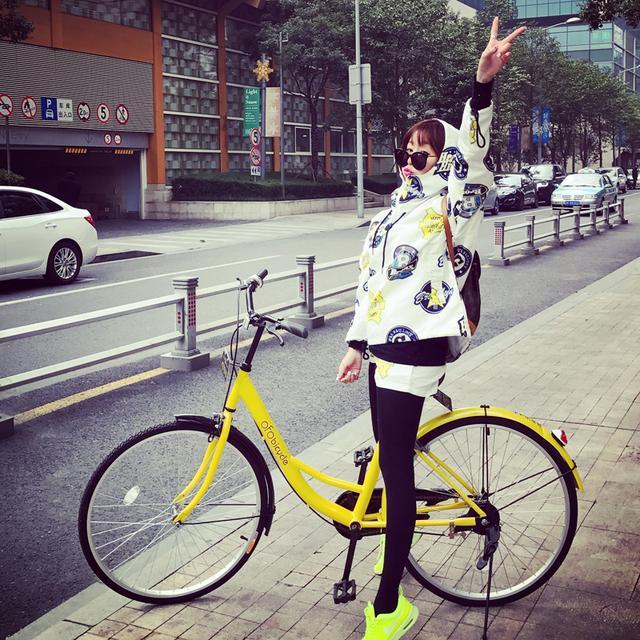 活力连帽卫衣,简约舒适自由的卫衣