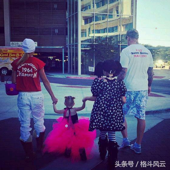 wwehhh夫妇vs隆达罗西,wwe2015年cm朋克