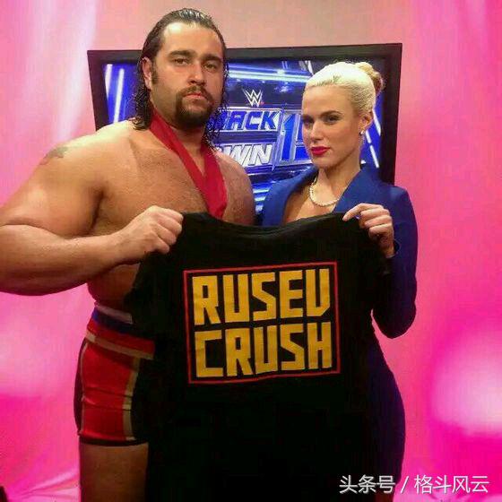 卢瑟夫和米兹拉娜,wwe拉娜跪地向卢瑟夫认错