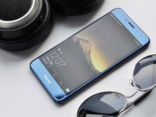 华为荣耀8：仅因为颜值？销量攀升