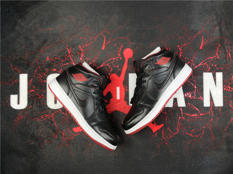 aj厂货和原厂底面有什么区别,aj生产批次不同吗