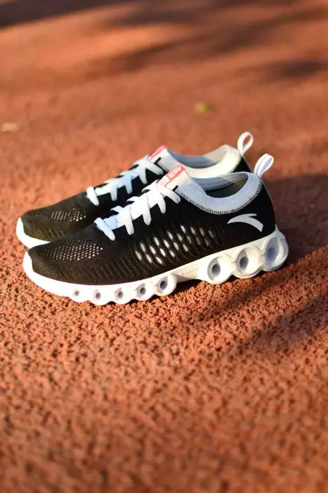 我在安踏官网定制了双鞋,成品真的惊艳到了我自己!