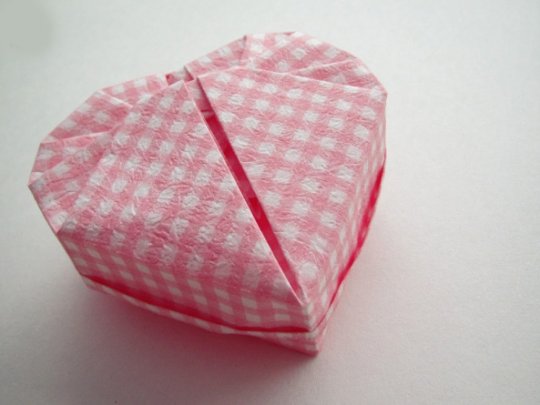 组合心形礼品盒折纸图解教程,心形折纸收纳盒教程简单