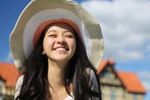 痘痘挤出来的白色东西是虫子吗,痘痘挤出来的血要挤干净吗