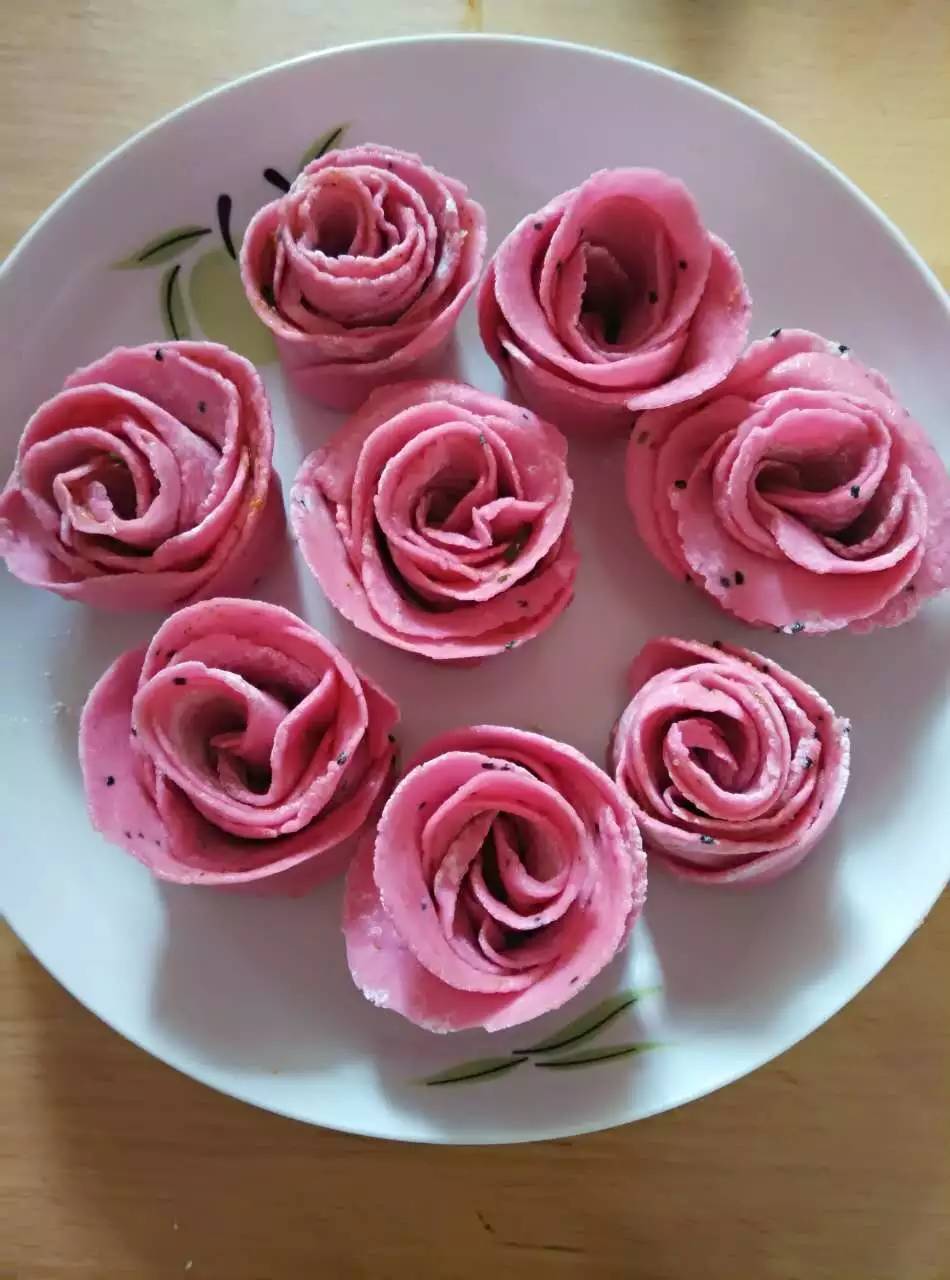 福州这位月嫂不得了！所有档期开年就没了雇主带着锦旗来致谢