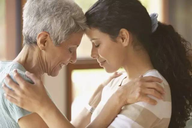 “妈妈，我是拉拉”，妈妈：“我也是”