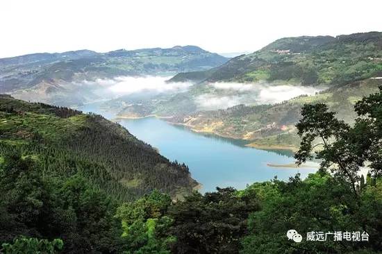 看山看水看日出日落,看山看水看古村