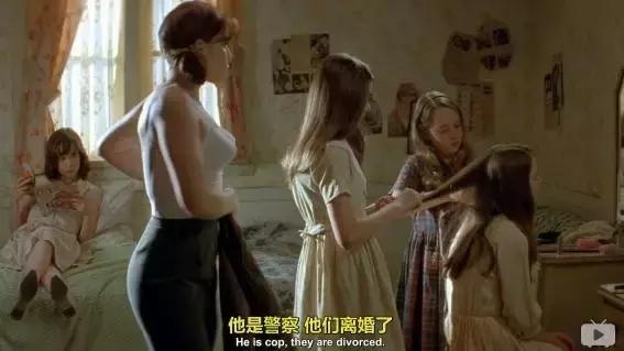 面对这个少女，全镇的人都成了*兽禽**