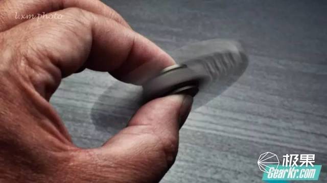 有多种玩法的高科技指尖陀螺,世界级指尖陀螺