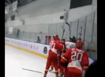 韩国队恶意推搡中国队,韩国队犯规遭暴打