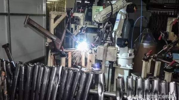 厉害了机器人,厉害了小机器人