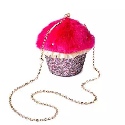 这几款包包让你美腻一个冬季,这几款包包让你一包背进时尚圈