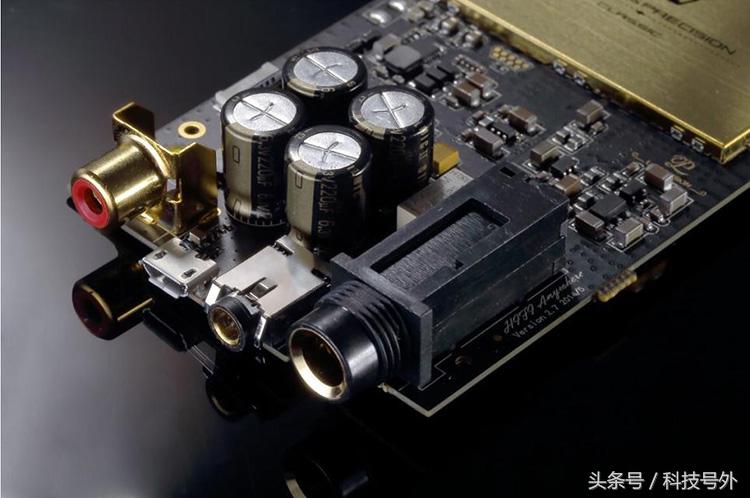 2.4寸屏+64GB+花梨木外壳，比iPhone7还逼格