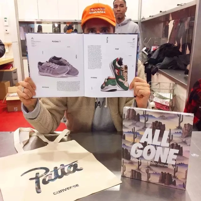 侃爷上脚的椰子鞋有哪些,侃爷最新款鞋