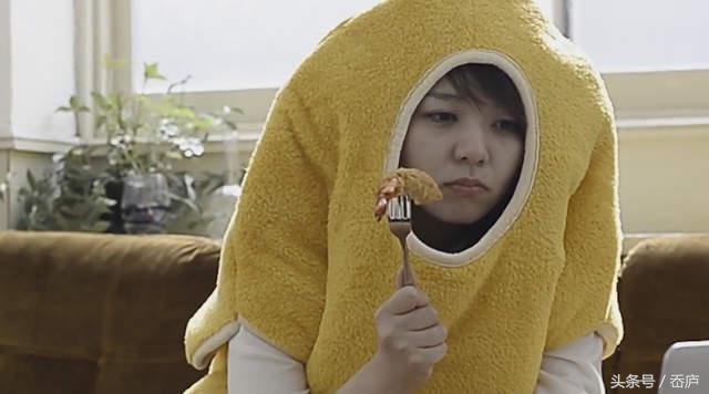 生活压力大，在家的时候我只想安静地变成一只大龙虾