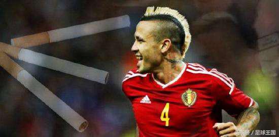 他信奉*力暴**美学，却因抽烟喝酒落选国家队，毁誉参半