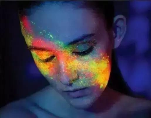 辟谣化妆品视频,揭秘化妆品最大的谎言