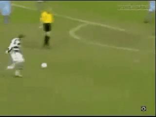 足球搞笑gif网友恶搞,足球搞笑过人集锦gif