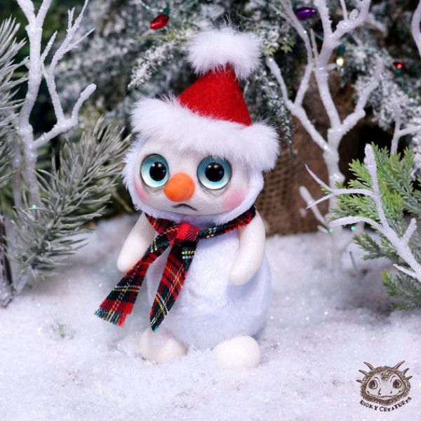 她做的娃娃表情都好奇怪啊！