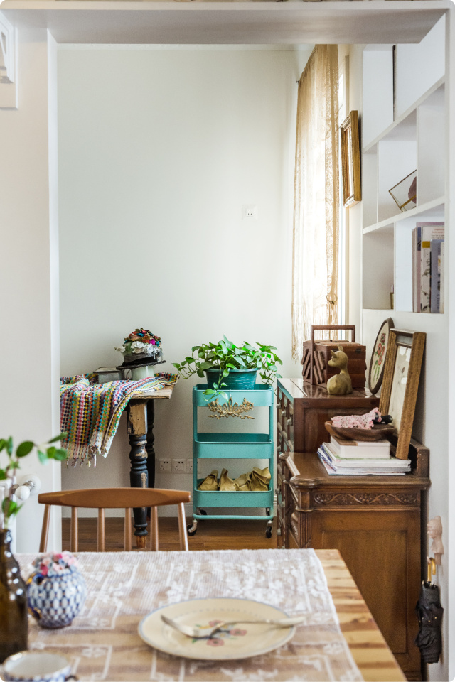 她凑来一堆二手家具,装了人生的第一套房子,关键还特别好看!